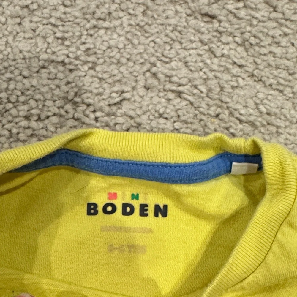 Mini Boden Easter shirt with appliqué Tractor and Bunny Design - Picture 4 of 4
